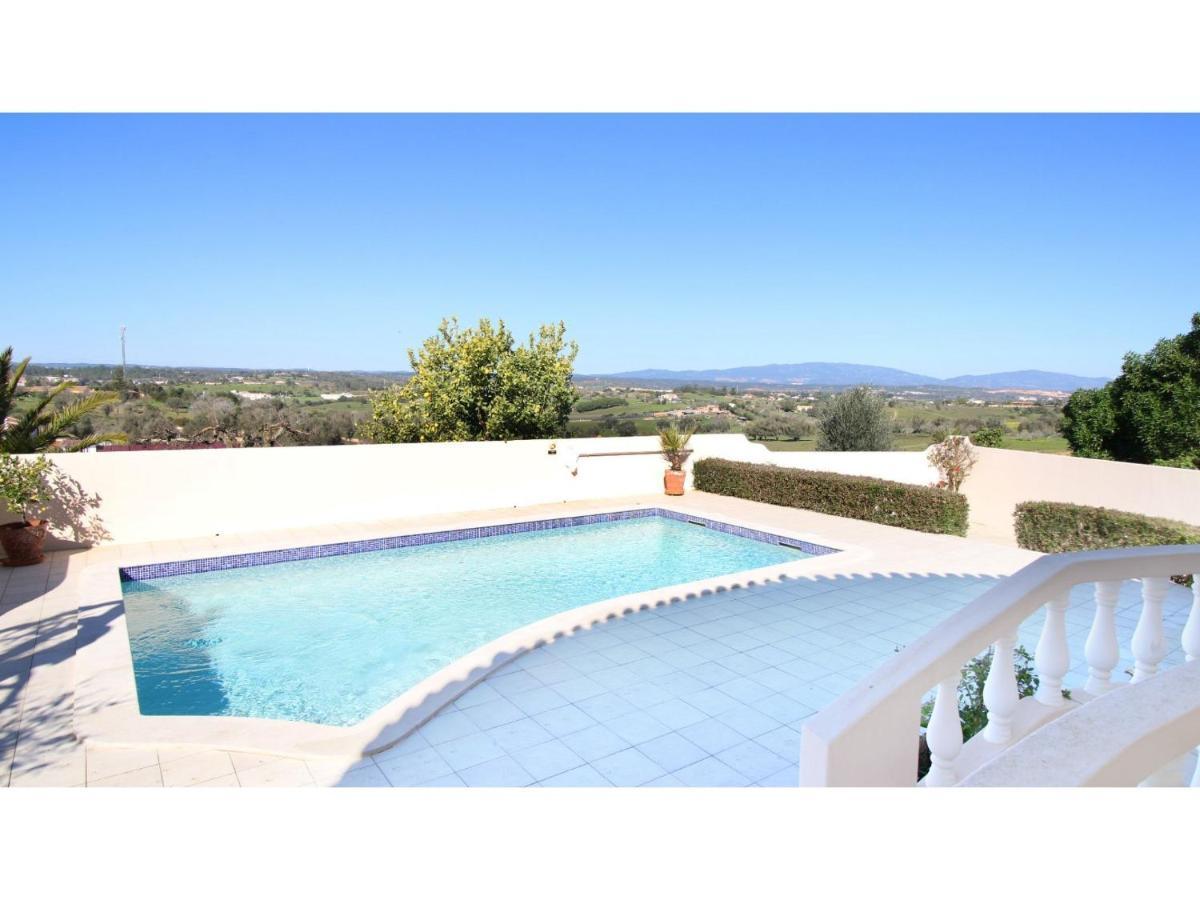 Modern In With Private Swimming Pool * Lagos